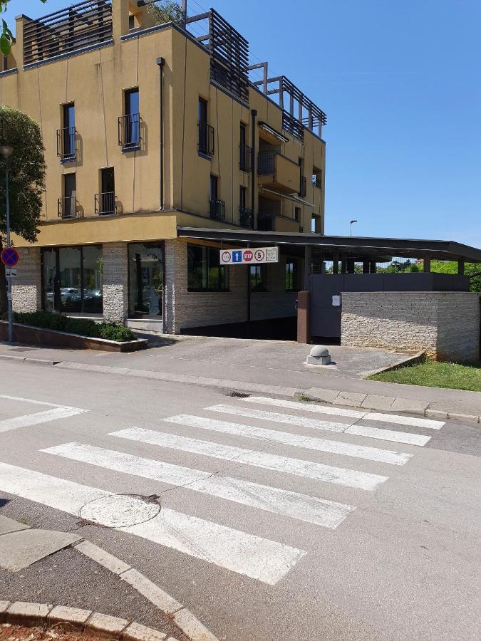 Lucia Exclusive With Parking In The Garage Apartment Porec Exterior photo
