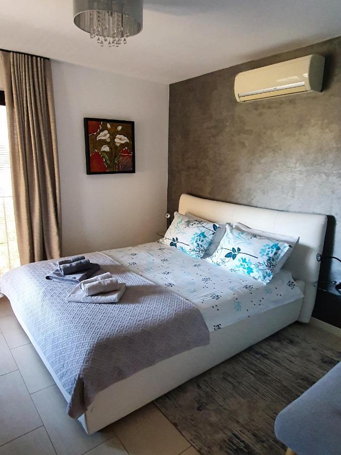Lucia Exclusive With Parking In The Garage Apartment Porec Exterior photo